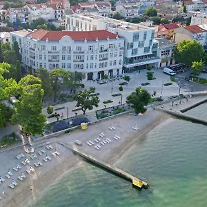 https://hotel-miramare.primorje-gorskikotar.com