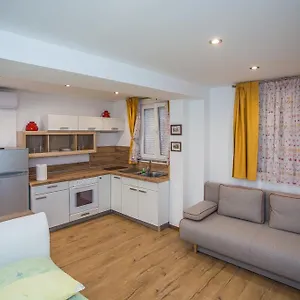 Apartman Andrije Buvine Apartments